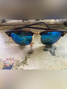 Ray-Ban Clubmaster Sunglasses - Tortoise Frame with Blue Mirrored Lenses